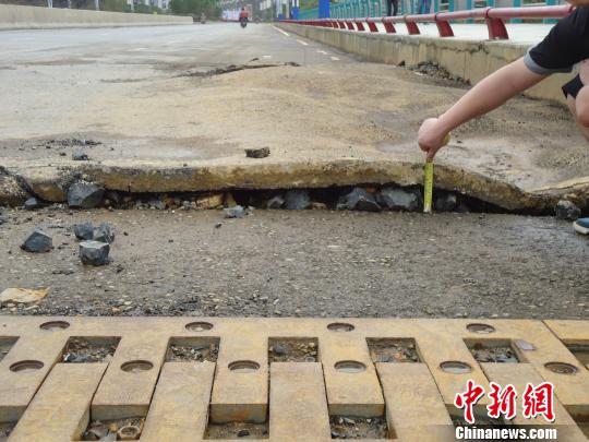 贵州纳雍:投资近亿元大桥暴雨后现异常(图)